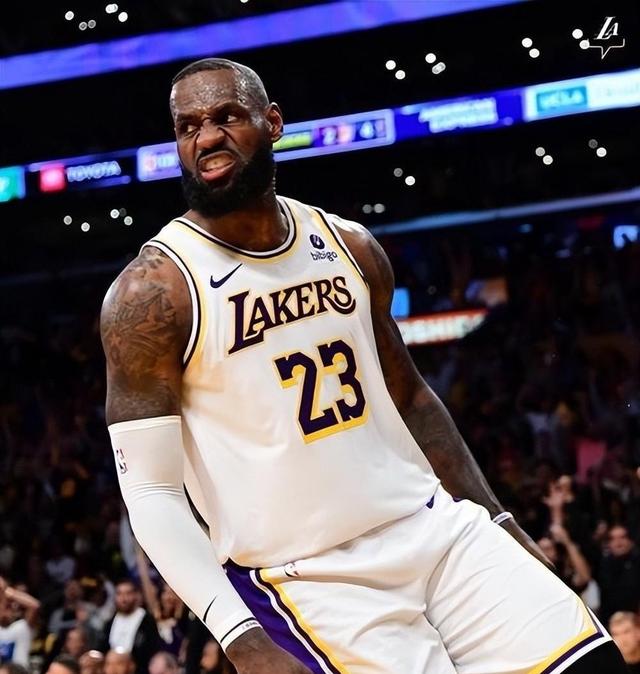 开云体育官网-詹姆斯迎来五赛季出色发挥，阿森纳观众热烈欢呼！-开云体育官网